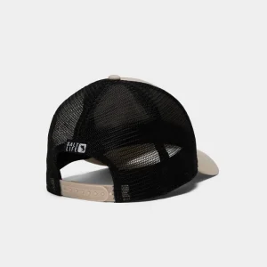 Alternative view of Reflection Hat
